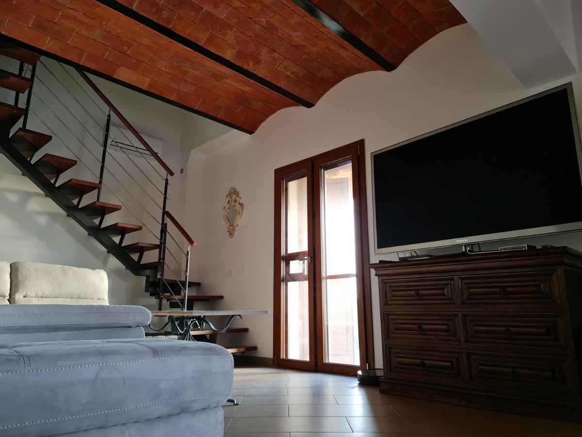 Il Panorama Apartment Montescudaio Bagian luar foto
