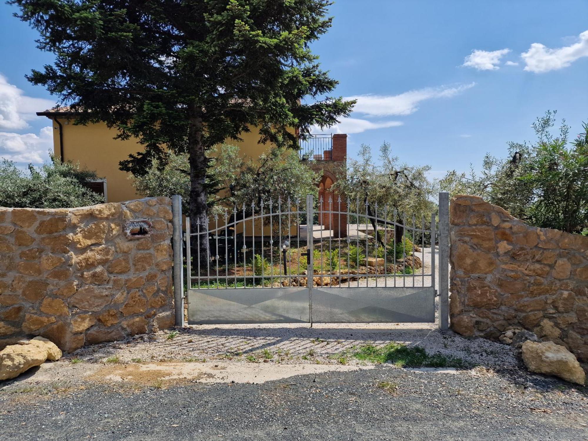 Il Panorama Apartment Montescudaio Bagian luar foto